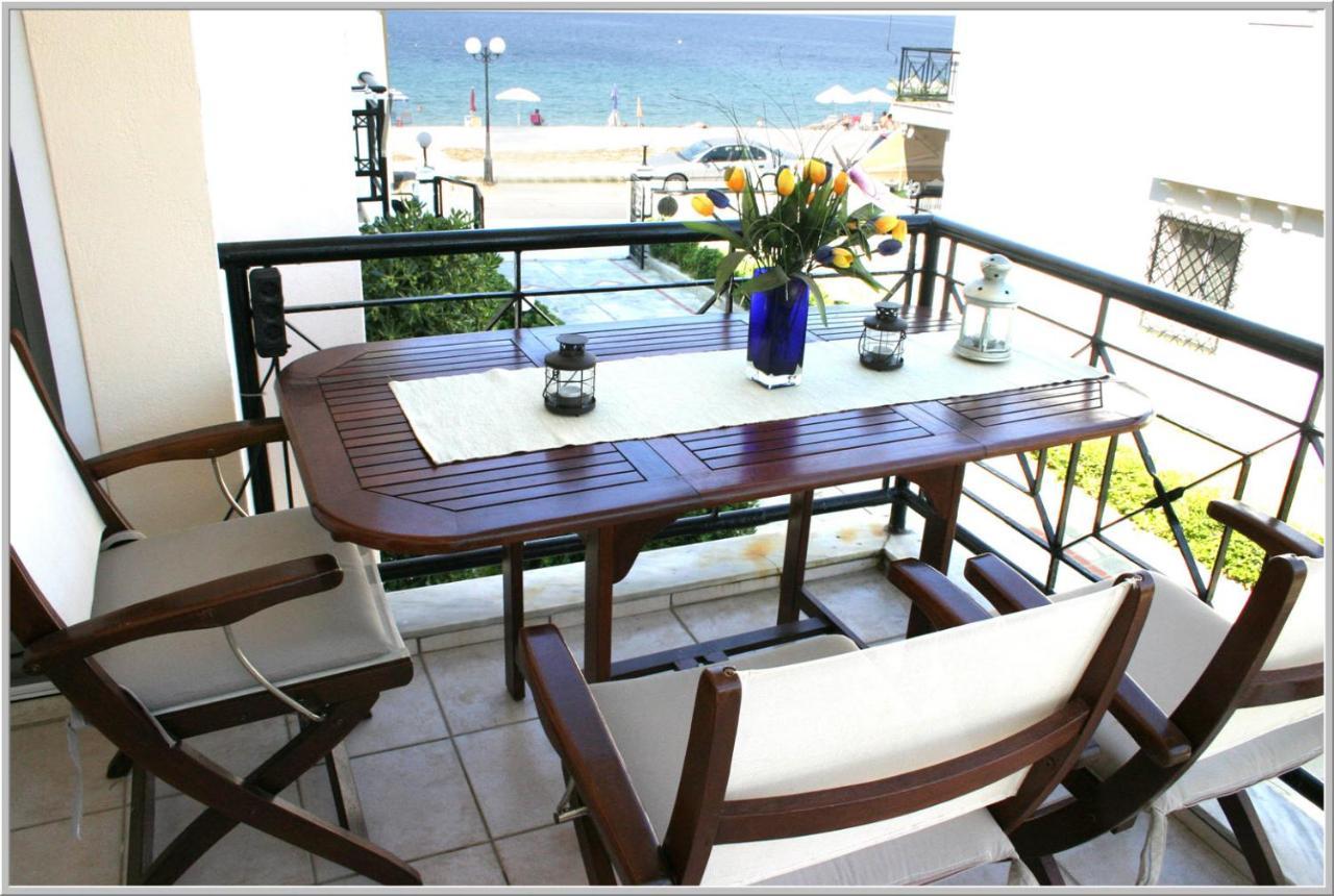 Just 20 Meters From The Beach Торони Екстериор снимка